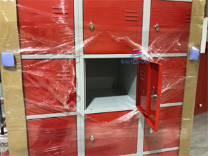 Vestiário triplo com 15 Cacifos Sobrepostos Chapa Cinza Vermelho 1900x1200x500mm Baltexport